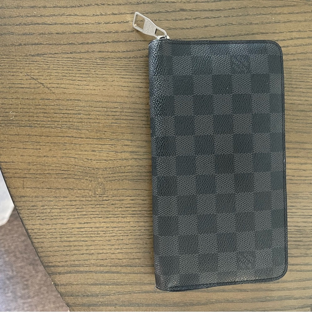 Louis Vuitton Black Wallet with Checkered Pattern and Zipper